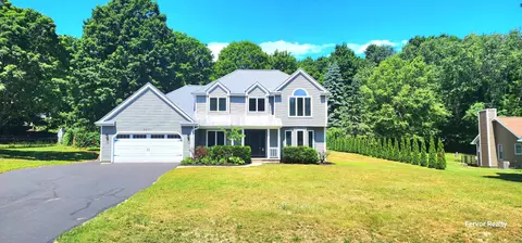 9911 E Valley Hills Dr, Traverse City, MI 49684