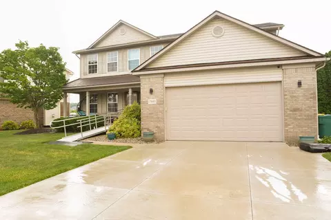 17405 Michigan Heights Dr, Brownstown, MI 48174