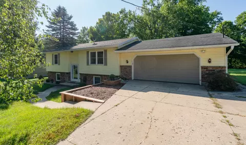 178 Mabel St NW, Comstock Park, MI 49321