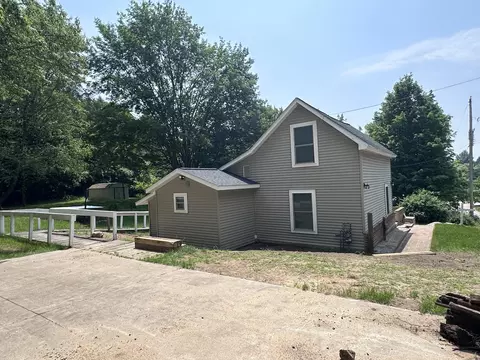 112 Elliot St, Shelby, MI 49455