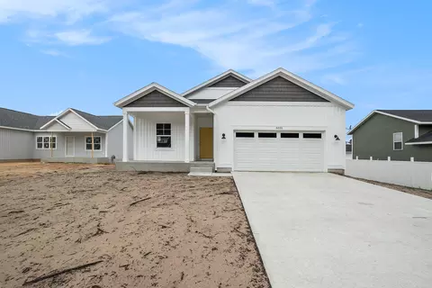 6031 Sturgeon Run, Muskegon, MI 49444
