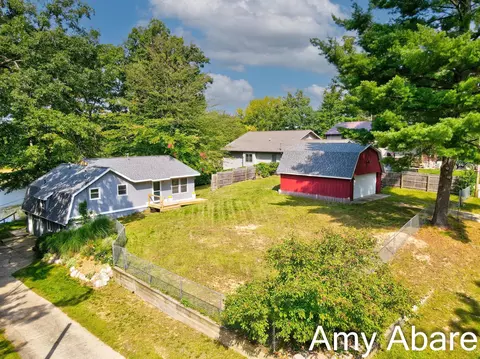 8165 Island View Dr, Newaygo, MI 49337