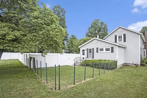 580 White Pigeon St, Constantine, MI 49042 photo 5