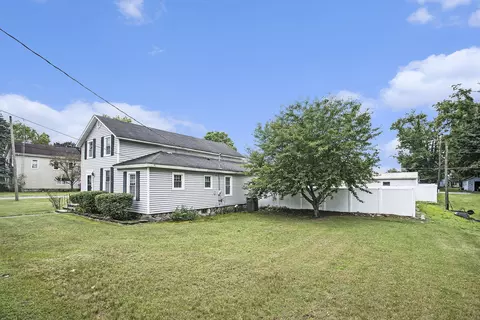 580 White Pigeon St, Constantine, MI 49042 photo 4