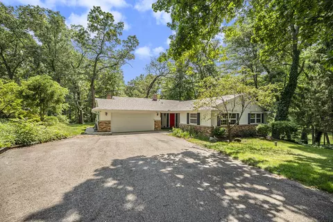 5087 Foxcroft Dr, Kalamazoo, MI 49009