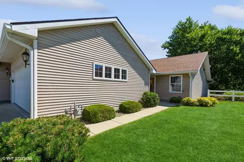 5545 Ivy Path, Stevensville, MI 49127