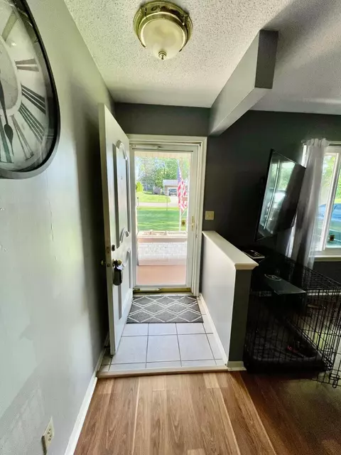 1630 Gary Paul Ln, Jackson, MI 49203 photo 4