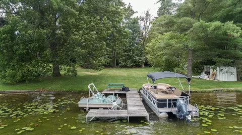 Roselane Drive, Howell, MI 48843 photo 10