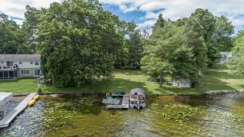 Roselane Drive, Howell, MI 48843 photo 8