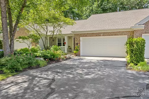 5845 Lyn Haven Dr SE, Grand Rapids, MI 49512