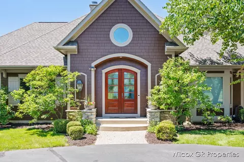 5660 Treebrook Ct NE, Ada, MI 49301