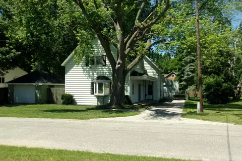 1212 24th St, Manistee, MI 49660