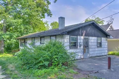 4231 Donnely Rd, Jackson, MI 49201