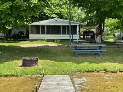 7065 Southlawn Dr, Canadian Lakes, MI 49346