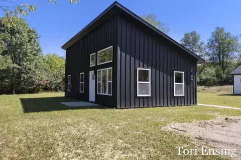 2100 W Fenwick Rd, Fenwick, MI 48834