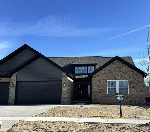 23185 Primrose Ln, Brownstown, MI 48183