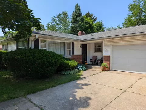 2429 Skyline St, Kalamazoo, MI 49006