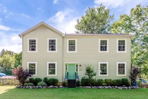 5095 Endicott St, White Lake, MI 48383