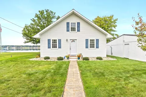 6063 Hubbard Rd, Muskegon, MI 49442