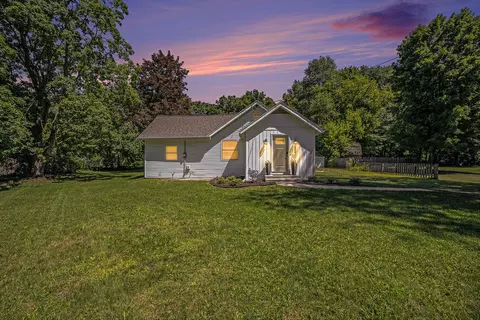 5854 Verta Dr NE, Belmont, MI 49306