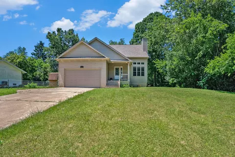 2524 Tricia Dr, Jackson, MI 49201