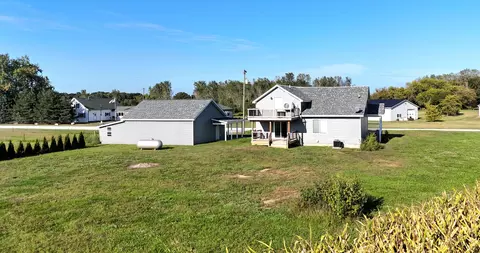 Exterior - 9337 Hoffman Rd, Maybee, MI 48159 photo 25 of 28