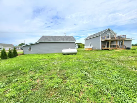 Exterior - 9337 Hoffman Rd, Maybee, MI 48159 photo 16 of 28