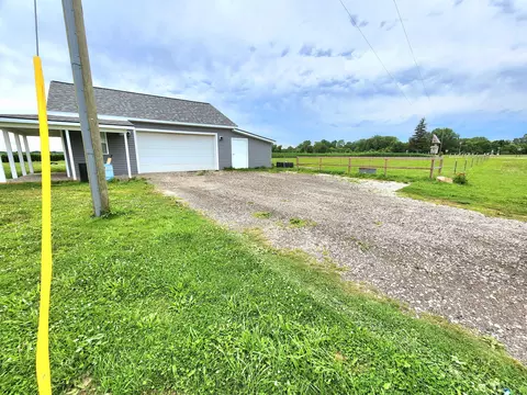 Exterior - 9337 Hoffman Rd, Maybee, MI 48159 photo 11 of 28