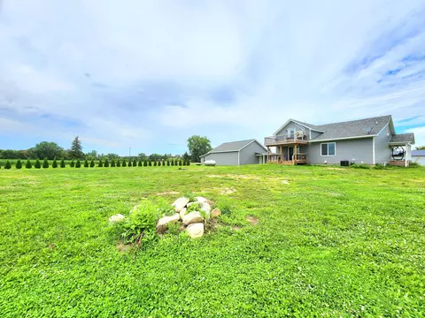 Exterior - 9337 Hoffman Rd, Maybee, MI 48159 photo 22 of 28