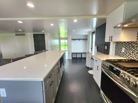 Kitchen - 9337 Hoffman Rd, Maybee, MI 48159 photo 8 of 9
