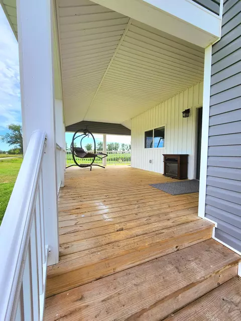 Exterior - 9337 Hoffman Rd, Maybee, MI 48159 photo 5 of 28