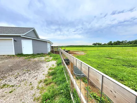 Exterior - 9337 Hoffman Rd, Maybee, MI 48159 photo 12 of 28