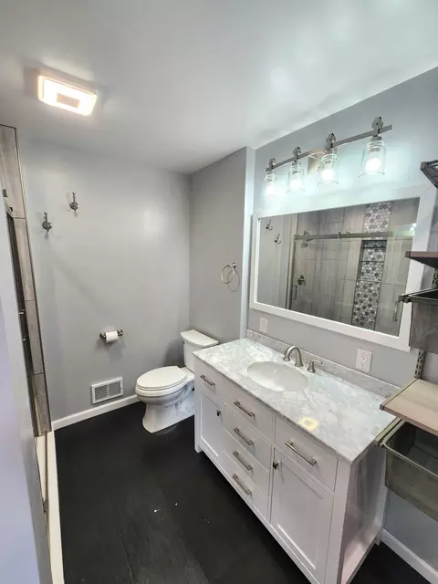 Bath - 9337 Hoffman Rd, Maybee, MI 48159 photo 2 of 6