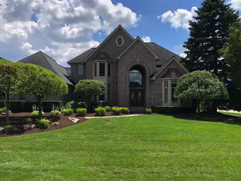 49421 Commons Blvd, Plymouth, MI 48170