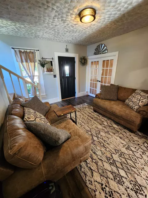 809 James St, Belding, MI 48809 photo 3