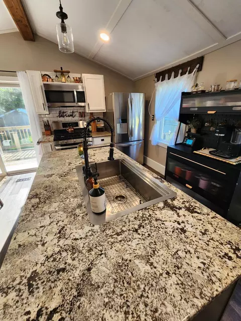 809 James St, Belding, MI 48809 photo 5