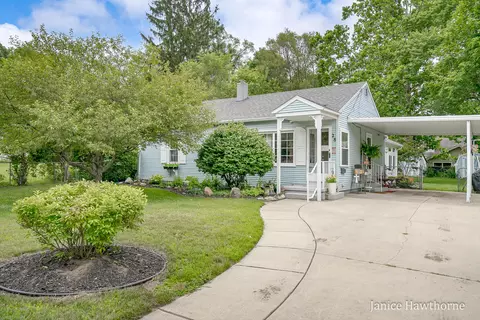 28 Allison Dr, Battle Creek, MI 49037
