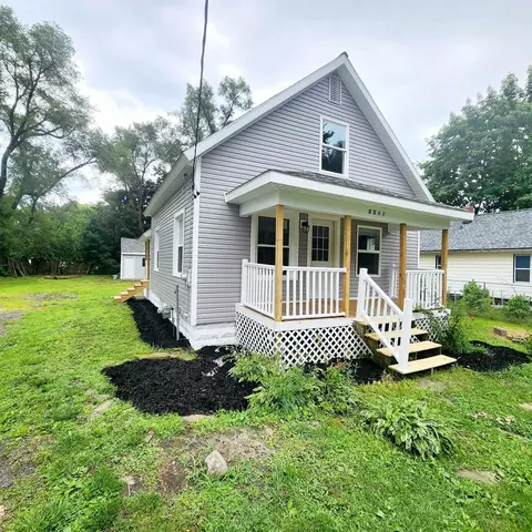 1155 Carson Ave, Jackson, MI 49203