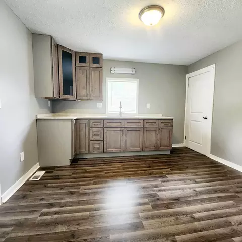 1155 Carson Ave, Jackson, MI 49203 photo 6