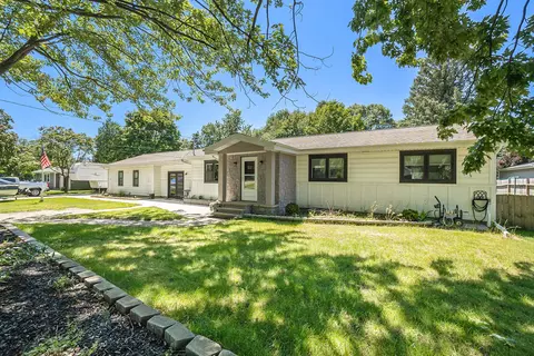 1173 N Ellis Rd, Ludington, MI 49431