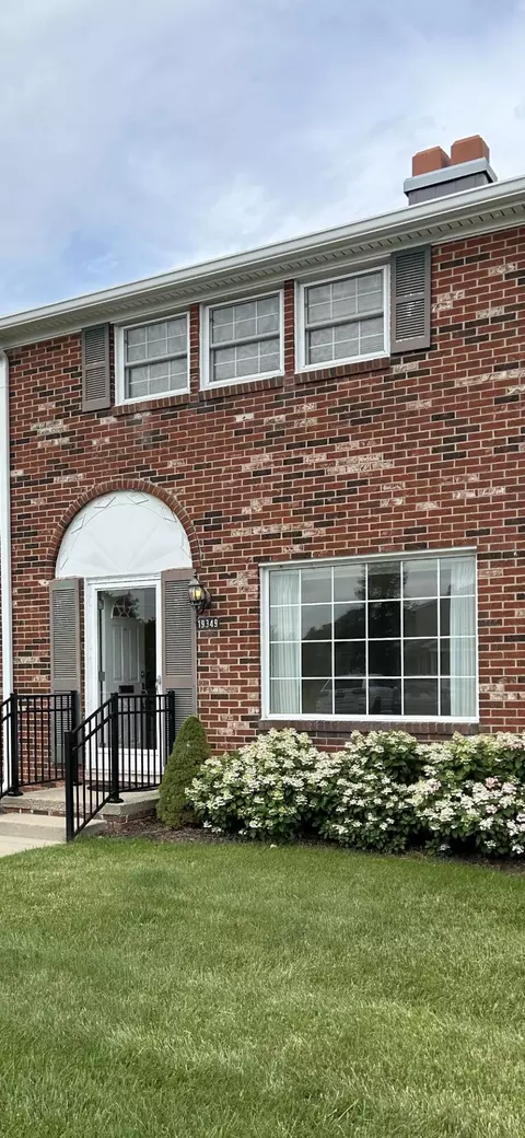 19349 Andover Ct, Northville, MI 48167