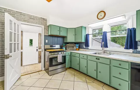 319 S Dettman Rd, Jackson, MI 49203 photo 6