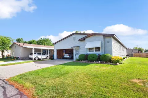 155 E 48th St #51, Holland, MI 49423