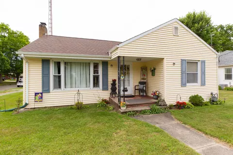 102 N 14th St, Niles, MI 49120