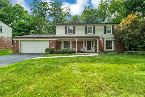 26653 Westmeath St, Farmington, MI 48336