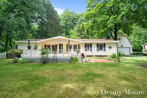 3702 England Dr, Shelbyville, MI 49344