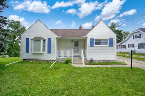 3015 Charlotte St, Jackson, MI 49202