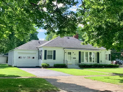 419 Lombard St, Albion, MI 49224
