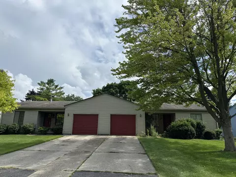 759 Woods Ct, Walled Lake, MI 48390
