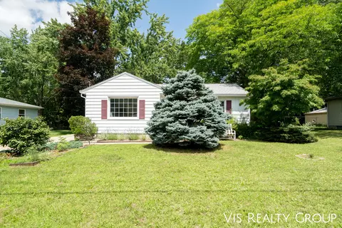 1411 Brookmark St SE, Kentwood, MI 49508